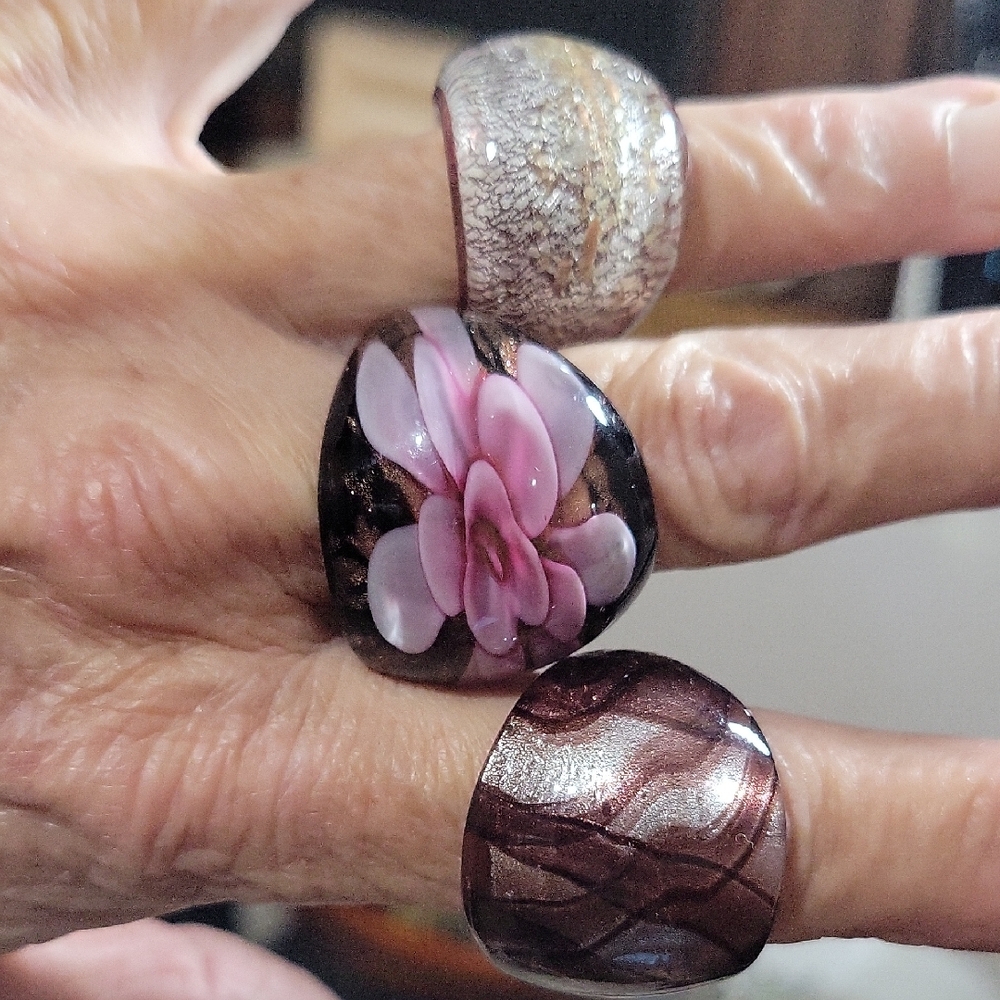 Elegant Floral Glass Ring Set